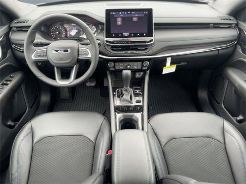 New 2026 Jeep Compass Latitude image 16