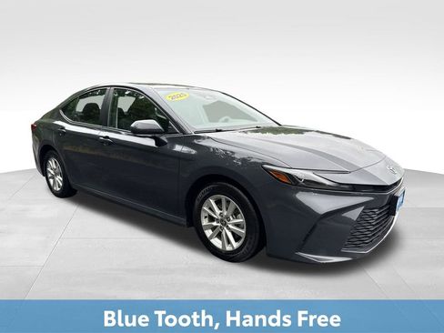 Used 2025 Toyota Camry LE FWD image 10