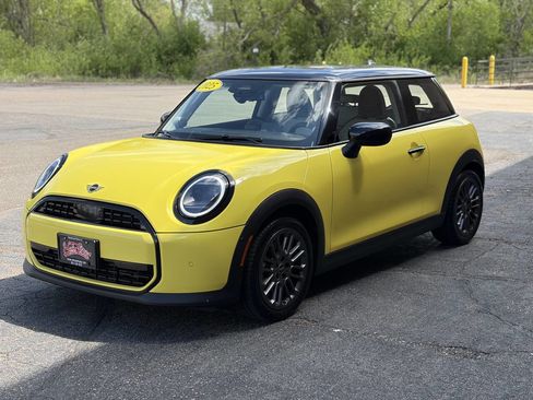 Used 2025 MINI Cooper 2-Door Hardtop FWD image 3