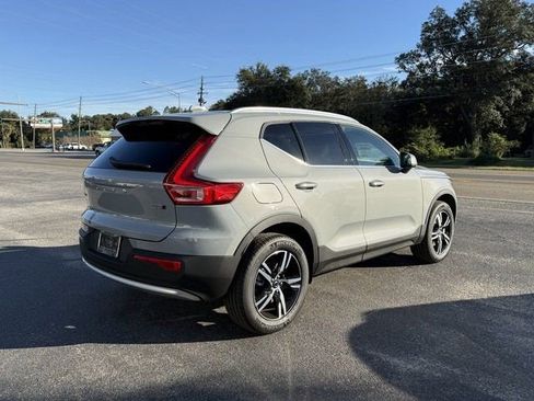 New 2025 Volvo XC40 B5 Core image 5