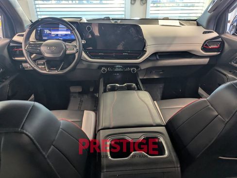 Used 2025 Chevrolet Silverado EV RST AWD/4WD image 32