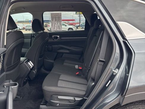 Used 2023 Kia Sorento LX AWD/4WD image 25