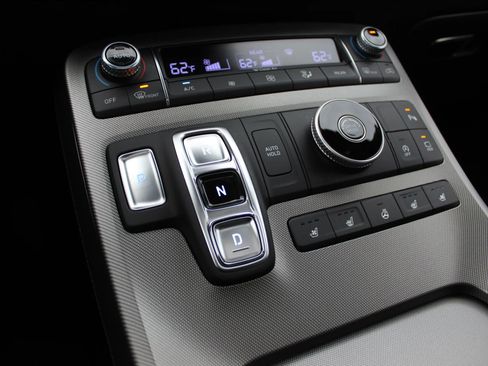 Used 2021 Hyundai Palisade Calligraphy w/ Winter Package image 18