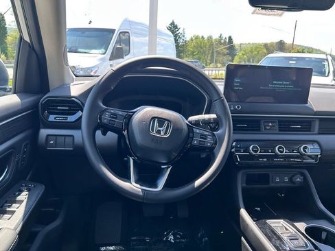 New 2026 Honda Pilot Touring image 13