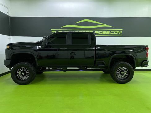Used 2022 Chevrolet Silverado 2500 Custom w/ Custom Value Package AWD/4WD image 6