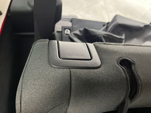 Used 2025 Jeep Wrangler Unlimited Sahara image 17