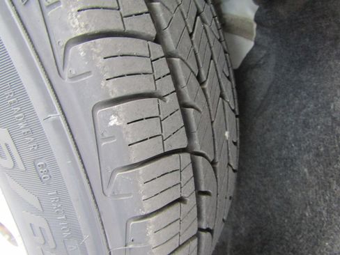 Used 2020 Chrysler Pacifica Touring-L FWD image 31