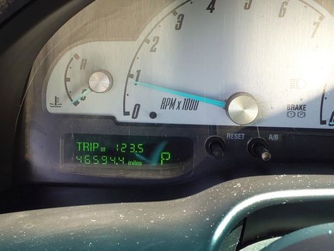 Used 2002 Ford Thunderbird Deluxe image 13