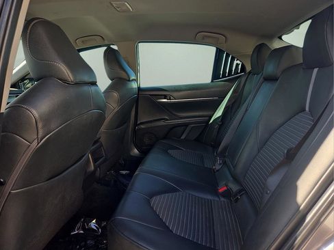 Certified 2018 Toyota Camry SE FWD image 14