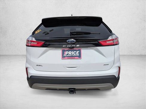 Used 2024 Ford Edge SEL w/ Convenience Package image 4