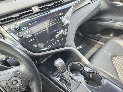 Used 2019 Toyota Camry SE image 29
