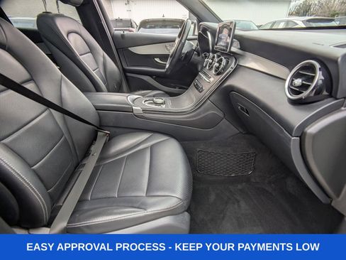 Used 2019 Mercedes-Benz GLC 300 4MATIC w/ Premium Package image 14