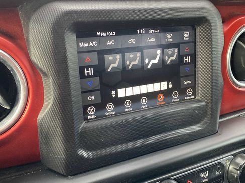 Certified 2018 Jeep Wrangler Unlimited Rubicon w/ Steel Bumper Group image 16