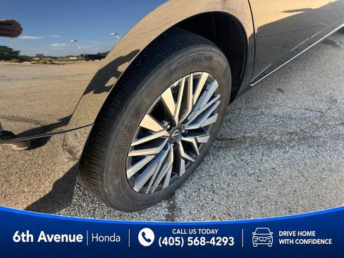 Used 2025 Nissan Altima 2.5 SV AWD/4WD image 11
