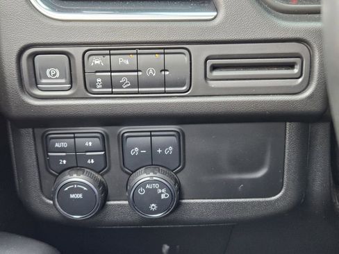 Used 2024 Chevrolet Tahoe Z71 AWD/4WD image 19
