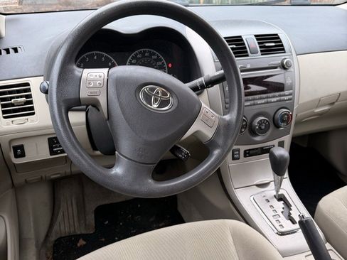 Used 2011 Toyota Corolla LE image 10