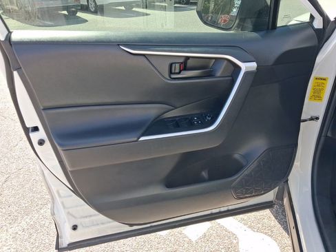 Used 2022 Toyota RAV4 LE FWD image 19