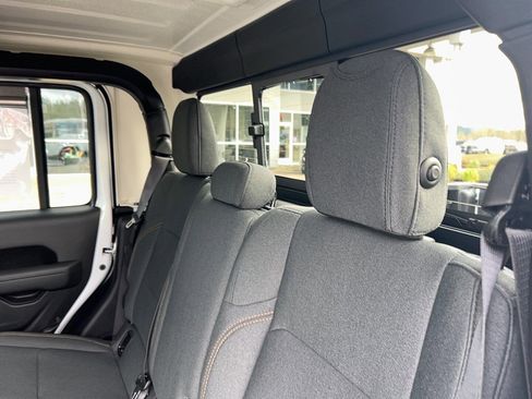 New 2026 Jeep Gladiator Sport AWD/4WD image 30