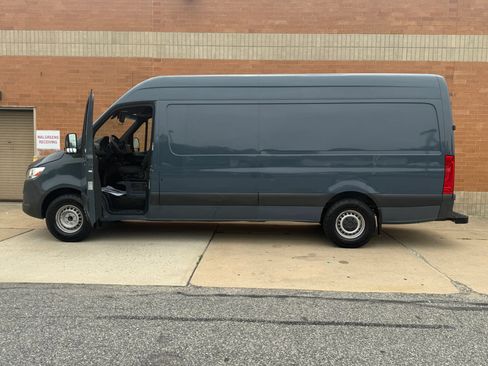 Used 2019 Mercedes-Benz Sprinter 170 image 6