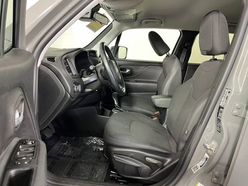 Used 2019 Jeep Renegade Altitude w/ Quick Order Package 2XM AWD/4WD image 11