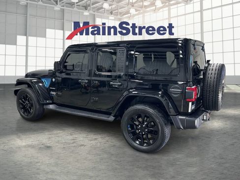 Used 2023 Jeep Wrangler Unlimited Sahara w/ Cold Weather Group AWD/4WD image 3