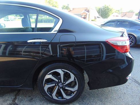 Used 2016 Honda Accord EX image 13