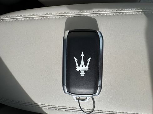 Used 2023 Maserati Grecale Modena AWD/4WD image 32