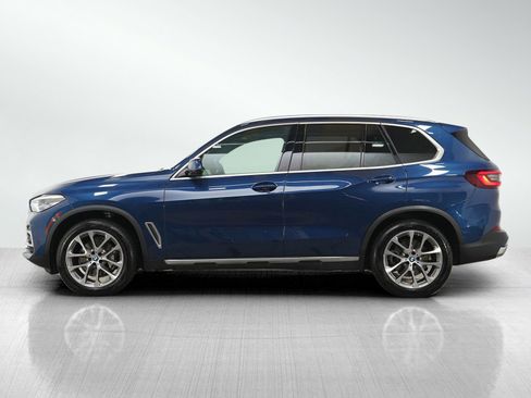Used 2022 BMW X5 xDrive40i w/ Premium Package image 2