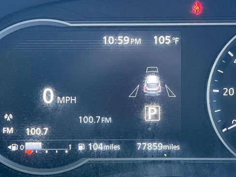 Used 2018 Nissan Kicks SV image 32