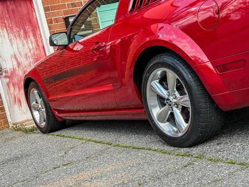 Used 2009 Ford Mustang GT image 29