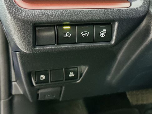 Used 2026 Toyota Prius SE image 17