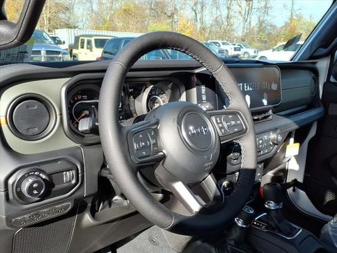 New 2026 Jeep Gladiator Mojave image 18