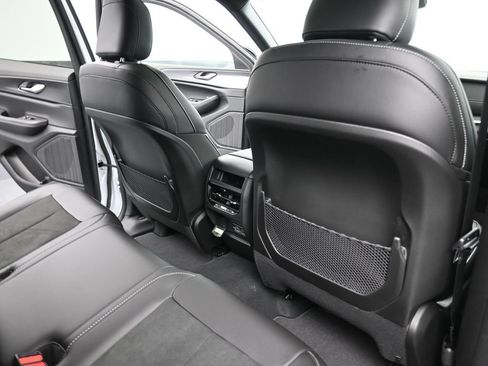 New 2025 Jeep Grand Cherokee Altitude RWD image 24