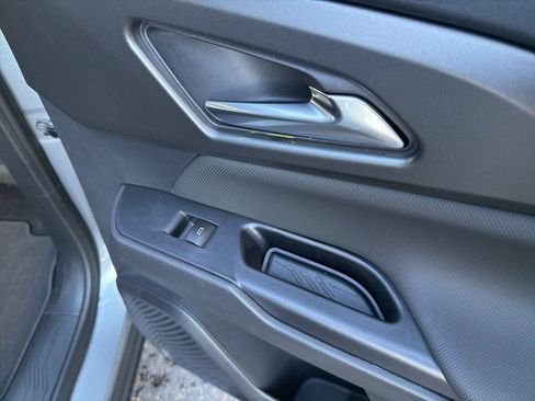 New 2026 Chevrolet Equinox EV LT image 35