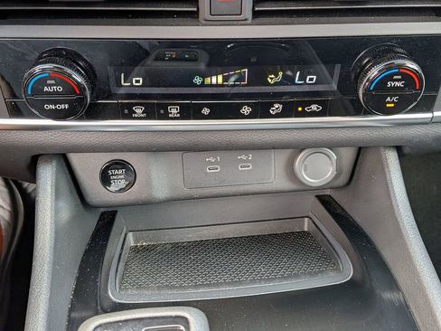 Certified 2025 Nissan Rogue SV FWD image 34