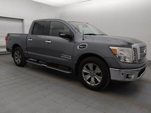 Used 2017 Nissan Titan SV RWD image 11