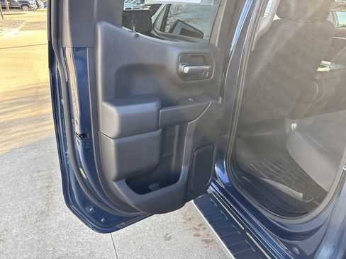 Used 2019 Chevrolet Silverado 1500 Custom w/ Custom Value Package image 12