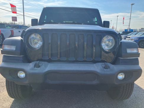 Used 2020 Jeep Wrangler Unlimited Sport S image 2