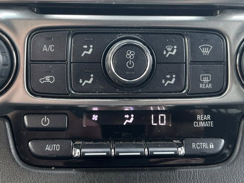 Used 2020 Chevrolet Tahoe LS w/ Enhanced Driver Alert Package image 33