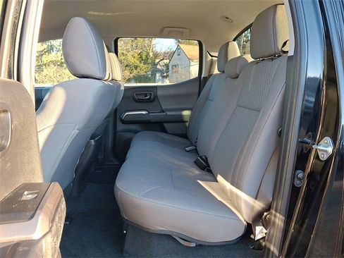 Used 2023 Toyota Tacoma TRD Sport image 9