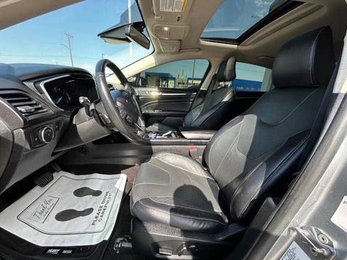 Used 2020 Ford Fusion Titanium image 13