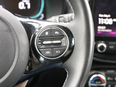 Used 2023 Kia Soul GT-Line FWD image 19