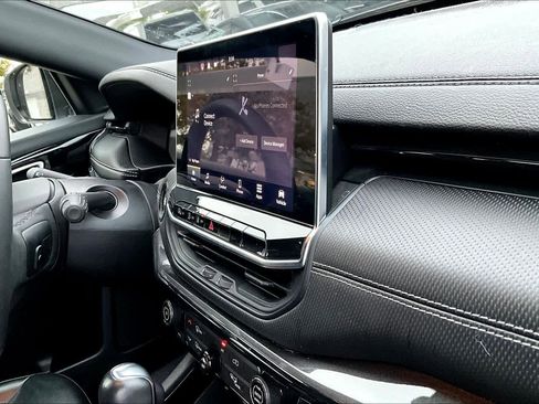 Used 2023 Jeep Compass Altitude image 15