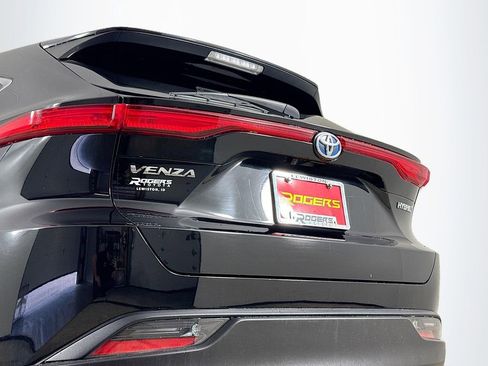 Certified 2022 Toyota Venza LE AWD/4WD image 26