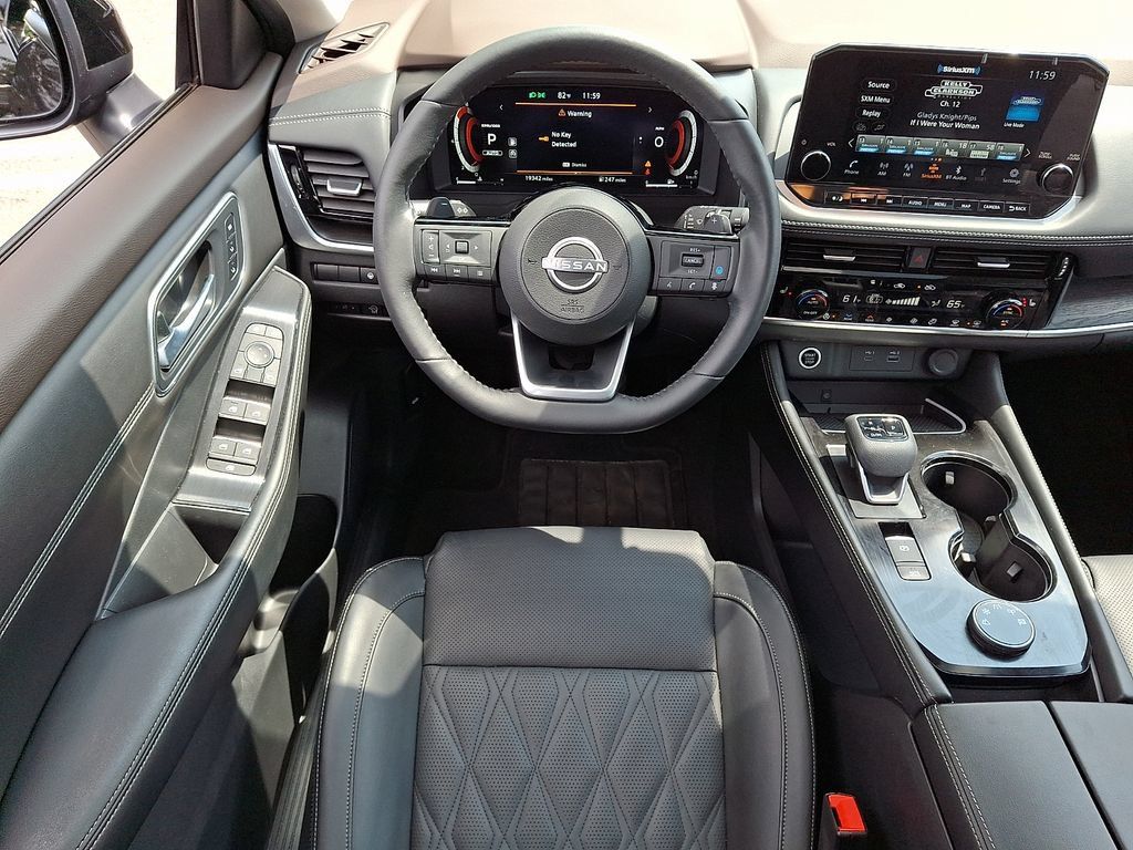 Used 2023 Nissan Rogue Platinum w/ Platinum Premium Package AWD/4WD image 2