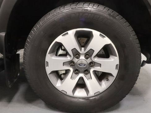 Used 2014 Ford F150 FX4 w/ Equipment Group 402A Luxury AWD/4WD image 28