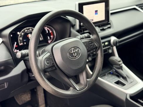 Used 2023 Toyota RAV4 LE image 7