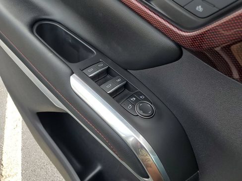 Used 2024 Chevrolet Traverse RS AWD/4WD image 32