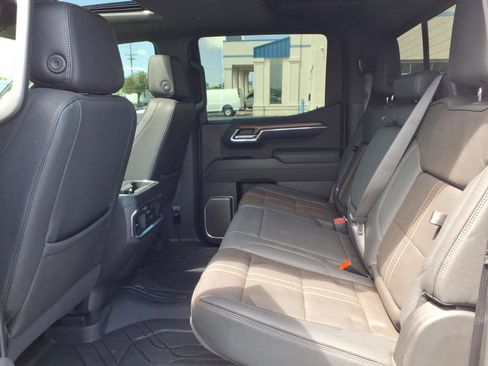 Used 2025 Chevrolet Silverado 1500 High Country AWD/4WD image 26