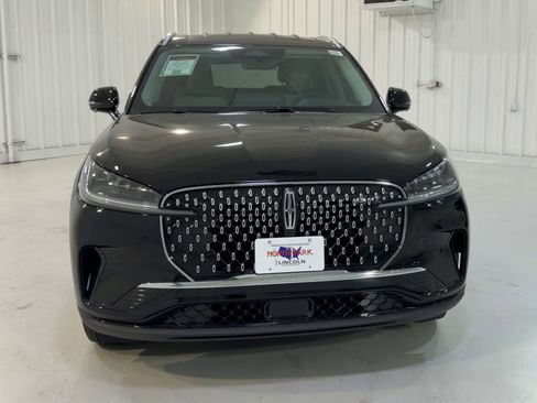 New 2026 Lincoln Aviator 2WD image 4